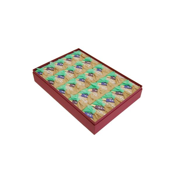 きな粉餅 黒糖 小風呂敷包みに2個入り「赤坂もち」は、初代が遠ざかる江戸の姿を惜しみつつ創ったものです。上品な甘さと滑らかな舌ざわり、きな粉と胡桃の香ばしさは今も昔も替わりありません。赤坂青野の看板商品「赤坂もち」と同様の和菓子は全国に多数...