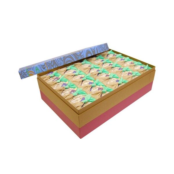 きな粉餅 黒糖 小風呂敷包みに2個入り「赤坂もち」は、初代が遠ざかる江戸の姿を惜しみつつ創ったものです。上品な甘さと滑らかな舌ざわり、きな粉と胡桃の香ばしさは今も昔も替わりありません。赤坂青野の看板商品「赤坂もち」と同様の和菓子は全国に多数...