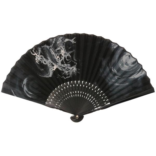 【商品概要】サイズ:約2.5×0.5×23cm材質:竹・綿原産国:中国【商品説明】【商品詳細】ブランド：まつみ工芸商品種別：ホーム＆キッチン商品名：旭王 扇子 龍 ブラック 136001製造元：旭王商品番号：-色：ブラック商品タイプ：おしゃ...