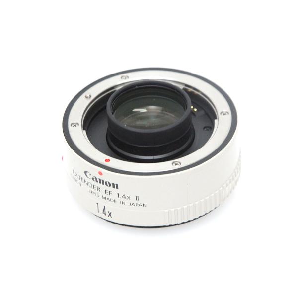 ■商品名キヤノン EXTENDER EF1.4X II■状態並品[外観]全体的に使用に伴うスレや傷があります。三脚座がありません。[光学]チリの混入はありますがくもりやカビなどは無く実用的な状態です。[動作]基本動作に異常は無く動作良好です...