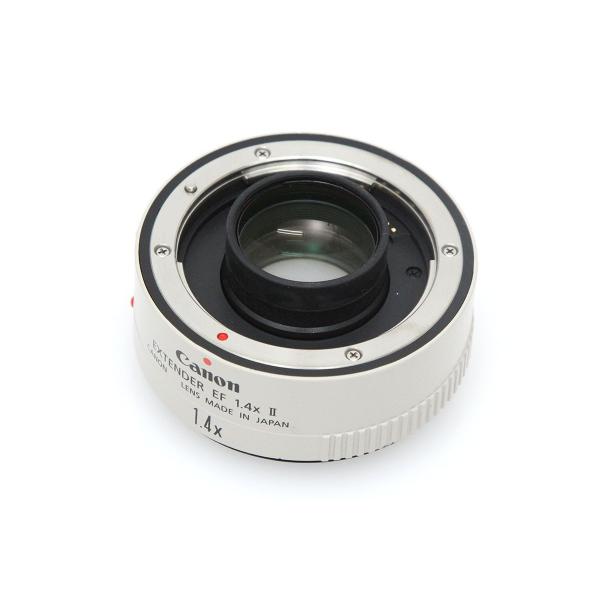 ■商品名キヤノン EXTENDER EF1.4X II■状態並品[外観]全体的に使用に伴うスレや傷があります。[光学]チリの混入はありますがくもりやカビなどは無く実用的な状態です。[動作]基本動作に異常は無く動作良好です。スタッフコメントス...