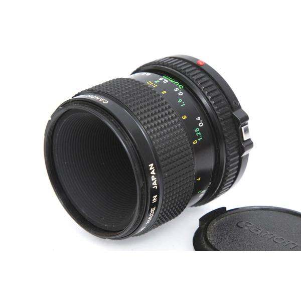■商品名キヤノン New マクロFD50mm F3.5■状態ジャンク品撮影画像に影響を及ぼすカビとクモリがあります。[外観]全体的に使用に伴うスレや傷があります。[光学]レンズ内にカビ/くもりがあります。[動作]基本動作に異常は無く動作良好...
