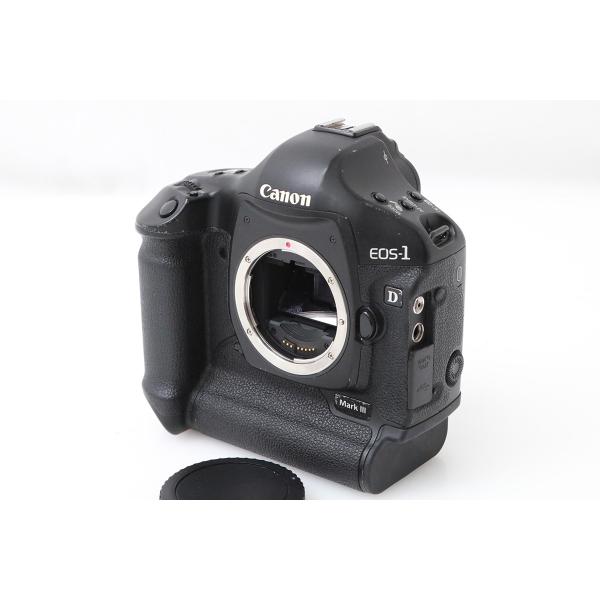 ■商品名キヤノン EOS-1D Mark III ボディ■状態お買い得品シンクロターミナルキャップ欠損があります。スレ・キズがあります。[外観]全体的に使用に伴うスレや傷があります。[光学]ファインダーやイメージセンサーに異常は無くきれいな...
