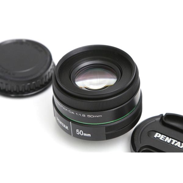 ■商品名ペンタックス smc PENTAX-DA 50mmF1.8■状態良品[外観]概ねきれいな状態ですが、一部スレや傷があります。[光学]チリの混入はありますがくもりやカビなどは無く実用的な状態です。[動作]基本動作に異常は無く動作良好で...