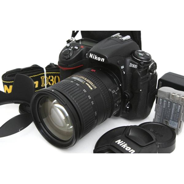 ■商品名ニコン D300 AF-S DX VR18-200Gレンズキット（センサー清掃済）■状態並品[外観]全体的に使用に伴うスレや傷があります。液晶窓にくもりが発生しております[光学]ファインダーやイメージセンサーに異常は無くきれいな状態...