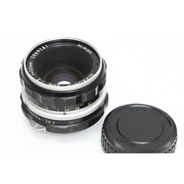 ■商品名ニコン NIKKOR-H Auto H 50mm F2■状態並品[外観]全体的に使用に伴うスレや傷があります。[光学]チリの混入はありますがくもりやカビなどは無く実用的な状態です。[動作]ヘリコイド油切れにより、軽くなっております。...