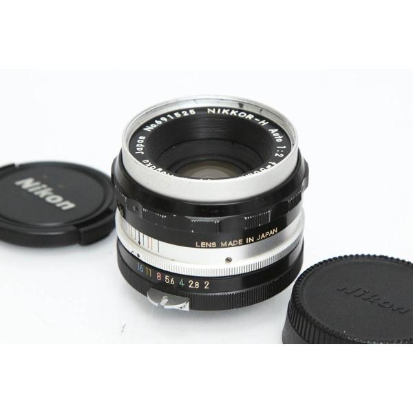 ■商品名ニコン NIKKOR-H Auto H 50mm F2■状態並品[外観]全体的に使用に伴うスレや傷があります。[光学]チリの混入はありますがくもりやカビなどは無く実用的な状態です。[動作]ヘリコイドが軽めです。スタッフコメント使用に...