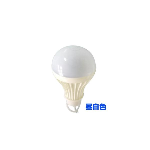 USB接続タイプLED電球！スイッチで電源オンオフが出来るシンプルな操作性。USBから給電するのでモバイルバッテリーに接続して持ち運び可能。7W/800ルーメン昼白色