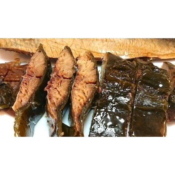 「にしん甘露煮」は日高昆布の旨味も加わり、塩分控えめで上品な味に仕上げており、ご飯のお供、酒の肴、そば・うどん等に添えてお召し上がりください原材料である「練」は北海道石狩湾で採れた上質な身欠練を使用しており、身欠練は一度湯通しの下処理をして...