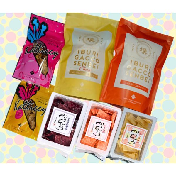 湯沢産のお菓子７種類の詰め合わせです稲庭うどん職人が薄く伸ばした生地を、米油でカリッと丁寧に揚げていますサクッとした感触に国産りんご果汁１00％の蜜、亀谷食品の山葡萄原液ベースの葡萄蜜、いちごの酸味が爽やかないちご蜜をたっぷり絡め、程よい甘...