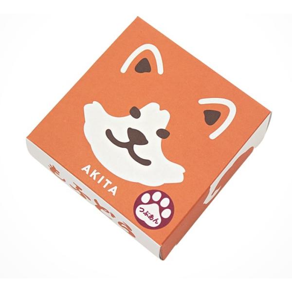 秋田犬のもふもふ感を表現した生地はしっとり軽い食感で、よくあるどら焼きと違って、皮がふわっとしているのがわかります秋田犬のしっぽ柄の皮の生地には黒糖を使用していて、袋をあけるとふわっと黒糖の香りがします【つぶ餡】はこのふわふわの皮に、自家製...