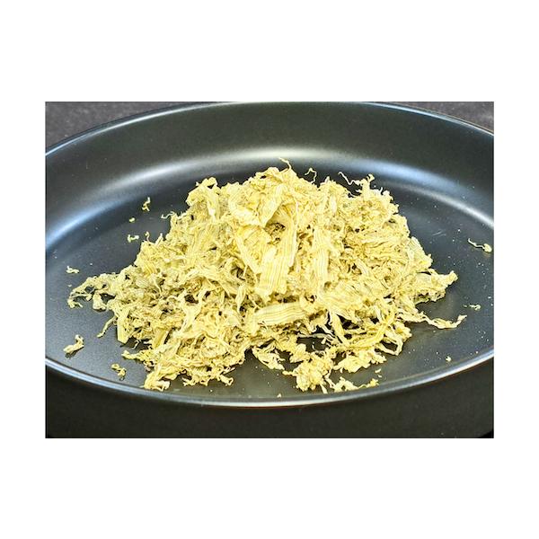 【白糸昆布】白糸昆布は、きざみ昆布が荒目の糸状に仕上げられたものに対してさらに細かい糸状に仕上げておりますふんわりと口の中にとろける味と食感をお楽しみください佐藤こんぶ店さんの白糸昆布は希少な北海道産がごめ昆布を７０％、青森産昆布を３０％で...