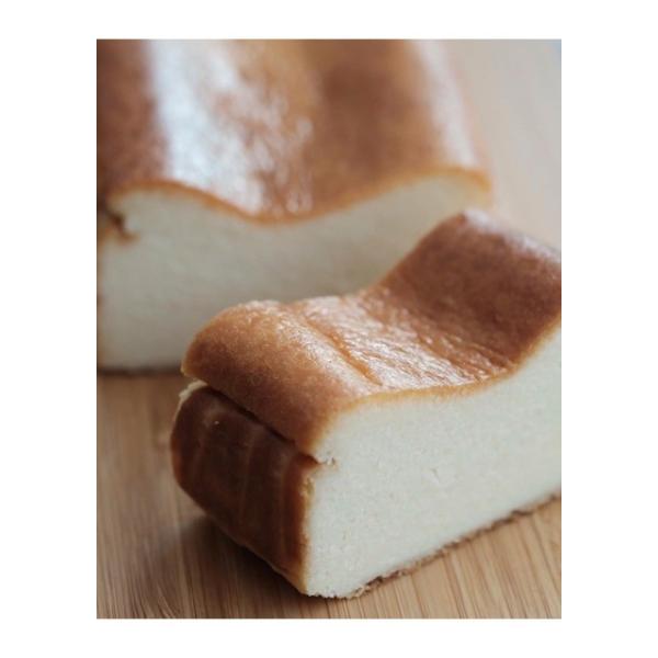 日本酒の製造工程で精米された米粉を使用したチーズケーキです酒蔵で酒造りを経験した中で廃棄される米粉を見て勿体ないと思ったのがきっかけでこの商品を生み出しました米粉のもっちり感が濃厚なチーズケーキになりました日本酒にも合うチーズケーキですので...