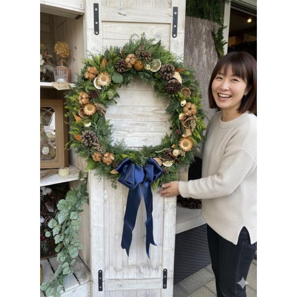 【本場ドイツで売られているクリスマスリースです】ドイツマイスターが作るとても香りのよい、本場のクリスマスリース、特大直径50ｃｍです。オーナメントの色合いなどをお選びいただけます。******************************...