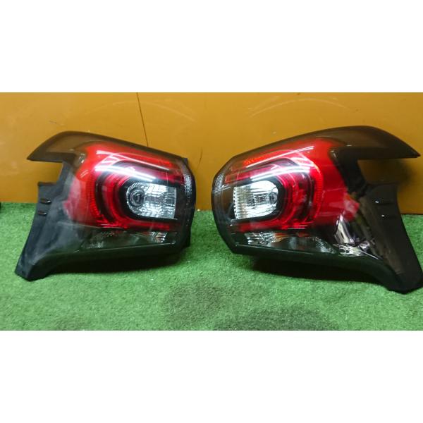 シエンタ(車) トヨタ シエンタ G NSP170G テールライト 左右 純正