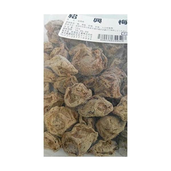 「商品情報」・お口の中で果肉が徐々に柔らかくなり、ほんのりとした甘味に梅の香りと絶妙な酸味が広がります・お口が寂しいとき、中国茶や紹興酒のおつまみに最適な・そのまままでも、お茶うけとしてもおいしくお召上がれます・表面の白い粉は、甘味などの呈...