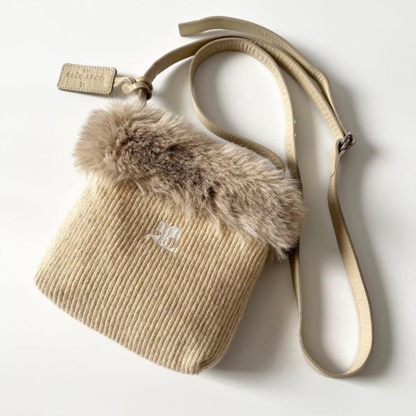 courreges クレージュ　ショルダーバッグ　ファー courreges（クレージュ） ショルダーバッグ ニット フェイクファー