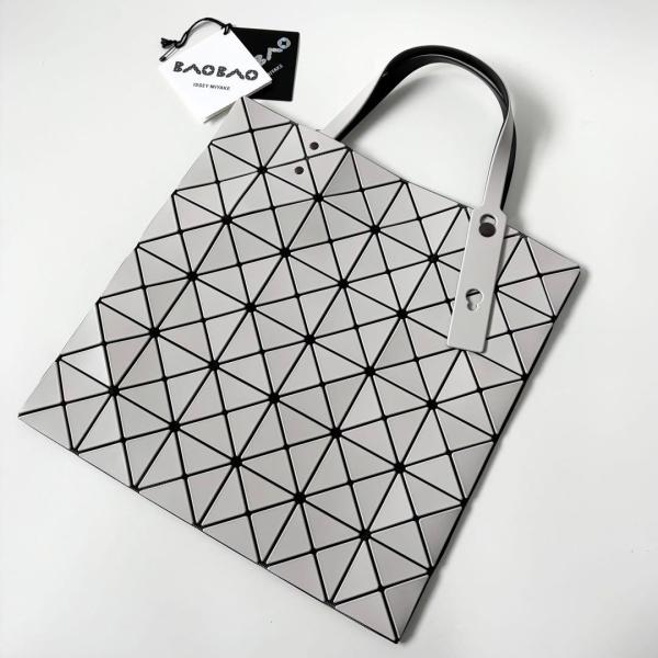 ISSEY MIYAKE（イッセイミヤケ） BAOBAO ISSEY MIYAKE バオバオ