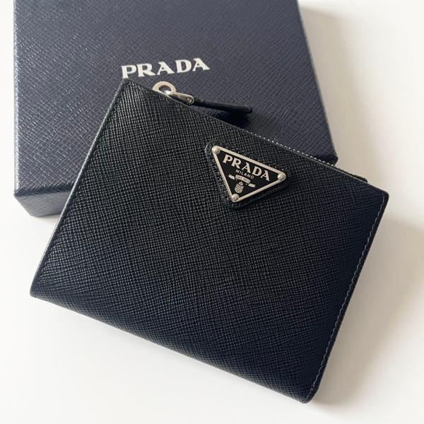 PRADA（プラダ） 二つ折り財布 トライアングルロゴ サフィアーノレザー
