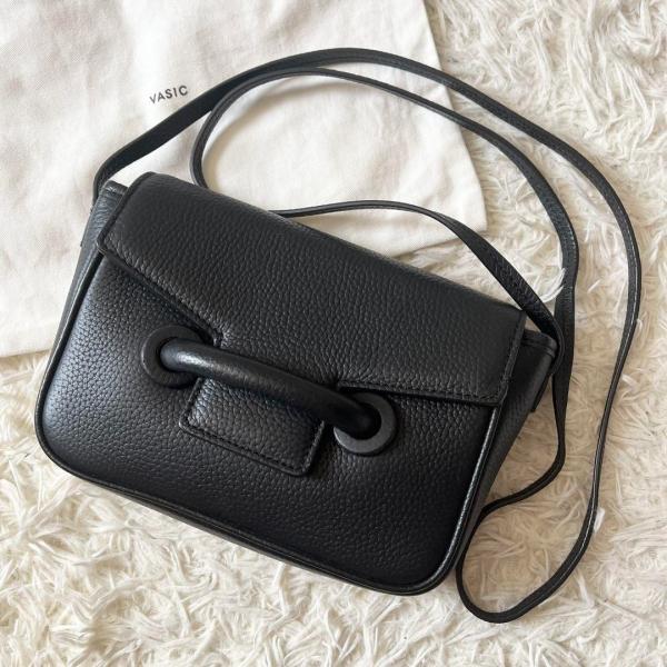 VASIC CITY ショルダーバッグ ブラック VASIC ヴァジック ショルダーバッグ CITY レザー ブラック 【中古