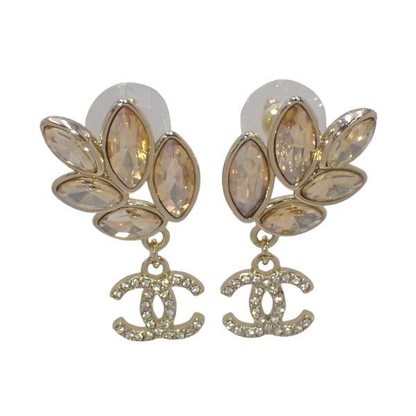 CHANEL 葉っぱ型ピアス ゴールドトーン CHANEL 葉っぱ型ピアス ゴールドトーン