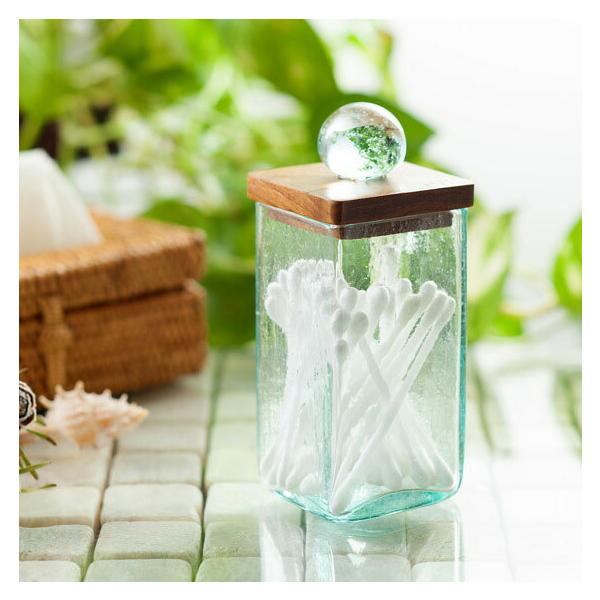 ■カラーナチュラル■サイズ横幅 5 × 奥行 5 × 高さ 12 cm■素材天然ガラス、チーク■備考模様を作り出すために気泡を入れて一つ一つ製作している商品です。ハンドメイドならではの温かみをお楽しみください。■商品についてアラミーの商品は...