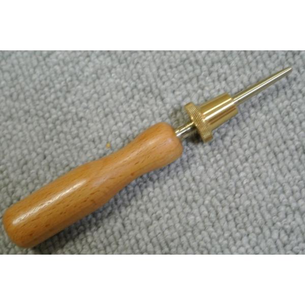 リーガー社製　ファゴット用マンドレル　アジャスター式です。リードがマンドレルに食いついて困ったことはありませんか?アジャスターがあれば楽々外せます。