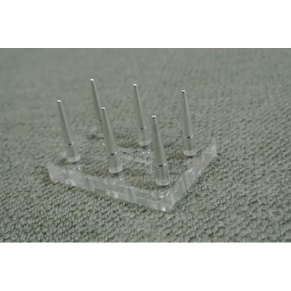 ファゴットリード６本用の乾燥台デス。ベースはアクリル製デス。