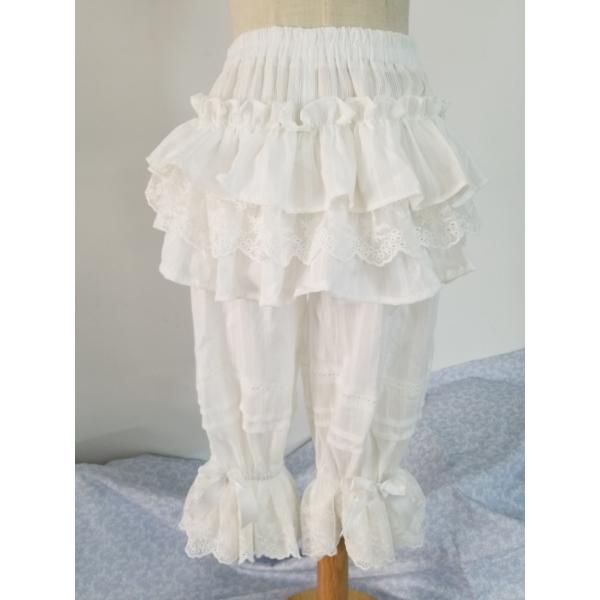 薄手で通気性のあるかぼちゃパンツです☆フリルが二列施され、ゆらゆら動きがあります♪生地はジャガードコットン◎3色からお選びいただけます。ウエストと脚部は伸縮性があり、長さは60cm,70cm,80cmがあります☆注：こちらの商品は500円追...