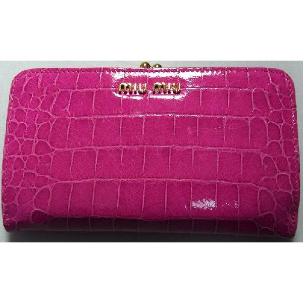 miumiu クロコ型押しがま口財布