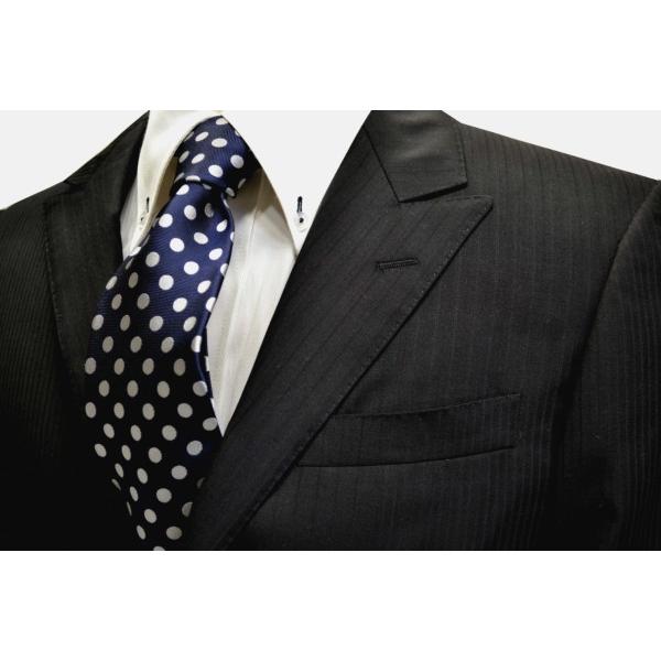 ネイビー（紺）地に白のドット8mm柄ネクタイ（シルバーぽいです）/15
