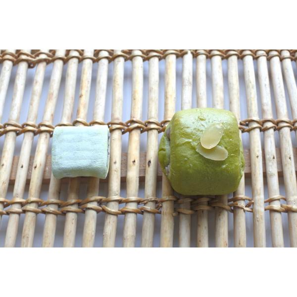 ■内容量 25g×240個■メーカー 敷島製パン株式会社■保存方法 -18℃以下で保存して下さい。開封後は、お早めにお召し上がりください。■発送方法 クール便（冷凍）■原材料 小麦粉（国内製造）、フラワーペースト、小豆甘納豆、マーガリン、パ...