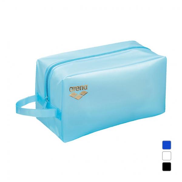 ◇1つ持っているとスイマーに便利な、まちの長さをたっぷりとった大型プルーフバッグ。◇防水素材を使用しているため、スイミングの後に濡れた水着やキャップ、セームタオルなどを収納するのに便利。またバッグインバッグがしやすいサイズなので、練習に行く...