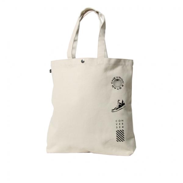 ◇厚く張りがあるキャンバス生地を採用したトートバッグ ◇厚く張りがあるキャンバス生地を採用。 丈夫な素材でオールシーズン使用が可能。 大きく開いて中が見やすく、中身を取り出しやすい形状。 シーズンを代表するグラフィックを採用。 Alpen限...