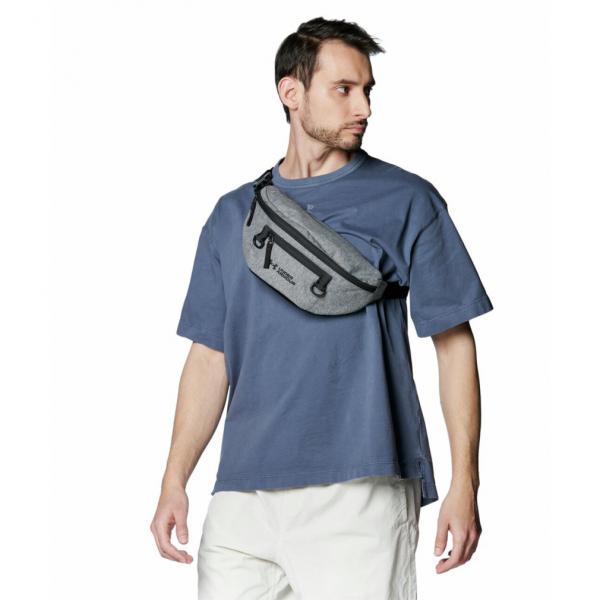 ◇中には小物が入れられる仕切りが2か所 ◇アジャスターで調整可能 ◇バックル仕様なので容易に着脱可能 ◇ウーブンラベルを使用 ■カラー： 040：Graphite Full Heather / / ■素材：ポリエステル100％ ■サイズ(W...