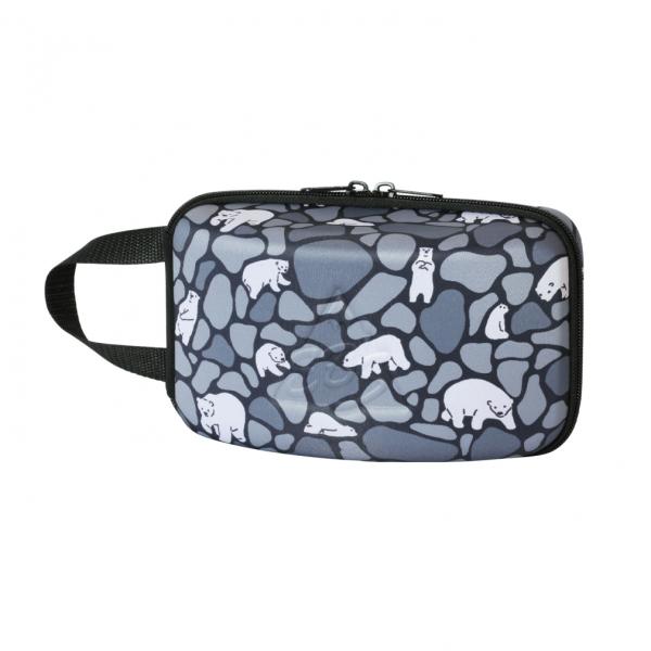 ◇大事なゴーグルを守ってくれるハードシェルタイプのゴーグルケース◇ゴーグルの出し入れが簡単な大きな開閉ファスナー湿気を逃がしてくれるベンチレーションメッシュ。スペアレンズを収納可能なクロス付き。■カラー：KUMAFLAGE■素材：ポリエステ...