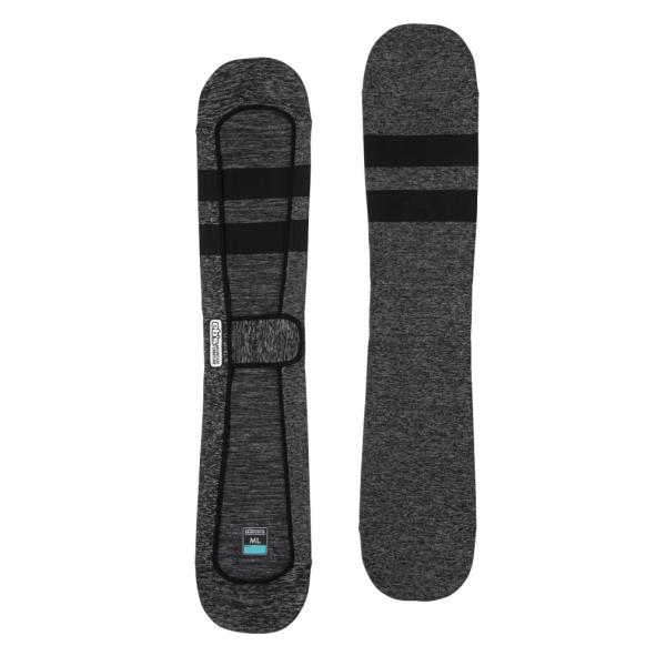 ◇通気性、吸水性の良いニット素材のボードカバー◇伸縮性に優れ、ボードの出し入れが簡単。通気性があるので乾きやすく、エッジが錆びにくい。ノーズ、テール部の内側に補強、エッジによる切れを防止。ワイズの調整ができるウエストのベルト。■カラー：BL...