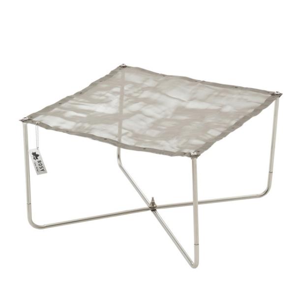 【超簡単。広げて差し込むだけの軽量たき火台】ステンレス繊維のメッシュ生地が薪と灰をキャッチする軽くてスマートな、たき火台です。手軽にたき火を楽しんでいただけます。◇広げて差し込むだけ！超簡単焚火台◇コンパクトな筒型収納◇ステンレスメッシュが...