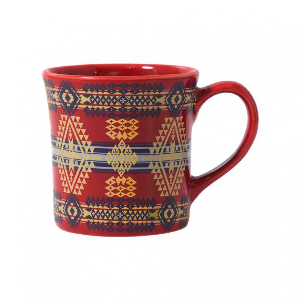 ◇PENDLETON ウォームマグ。波佐見焼のマグカップにペンドルトンならではネイティブデザインを施した日本限定マグカップです。通常の物よりも持ち手も含めて厚みがあり、温かみもあるマグカップです。■素材：磁器■生産国：中国■2022年モデル...