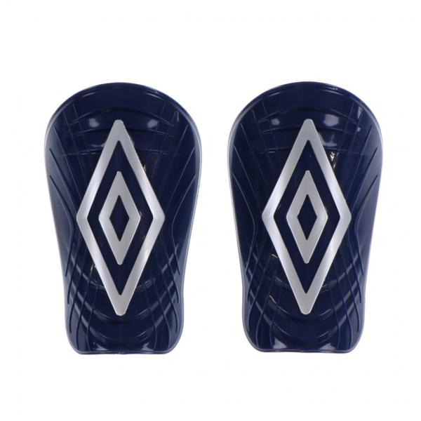 ◇ハードタイプのシンガード。◇約タテ15.5cm×ヨコ8cm(中心部分)のサイズで すねをしっかりとガードします。内側には、抗菌加工した素材を使用しています。■カラー:BLU■生産国:中国■2024年モデルアルペン alpen スポーツデポ...