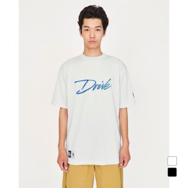 ◇バスケットボールに因んだワードを使ったBEAMS DESIGNオリジナルグラフィックを、シャープな配色で表現。スムースメッシュ生地■カラー:イエローグリーンホワイトブラック■素材:本体:ポリエステル 100%別布:ポリエステル 95% ポ...