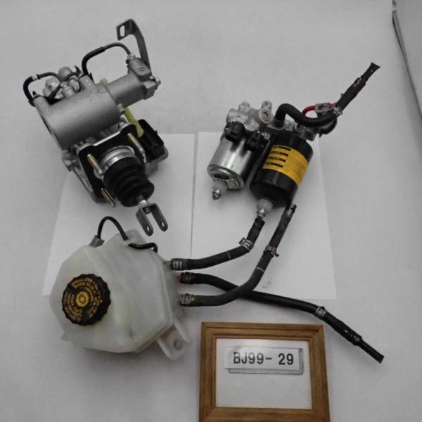 SG0001 現状品  TOYATA トヨタ プリウス DDA‐ZVW30ブレーキマスター  ASSY 2点まとめ売り [1000023061216] SG0001 現状品 TOYATA トヨタ プリウス DDA‐ZVW30ブレーキマスター