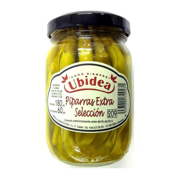スペイン北部ナバラで栽培される、この青唐辛子は、別名ピパーラとも呼ばれ、日本の青唐辛子とは異なり、辛さもさほどではありません。酢漬けにしてあることもあってお酒のおつまみには、最適です。ヒルダというバスク地方のピンチョス（おつまみ）にも最適です。