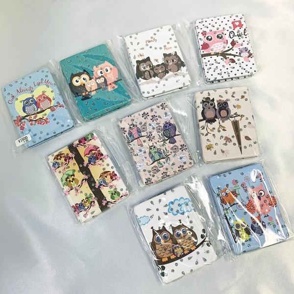 フクロウ 拡大鏡付 コンパクトミラー 二つ折り かわいい ふくろう おしゃれ ハンドミラー レディース 携帯 鏡 ◇Z-0003【サイズ】横　約60mm　縦約85mm※素人採寸に付き多少の誤差はご容赦下さい。　　　お色は光の加減、PC環境に...