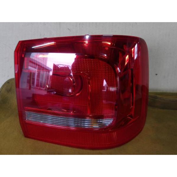 VW ゴルフトゥーラン DBA-1TCAV 右テールランプ 176405 1T0945096