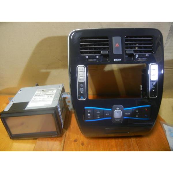 リーフ ZAA-ZE0 カーナビゲーション QY-7204N-A 25915-3NC0A シリアル