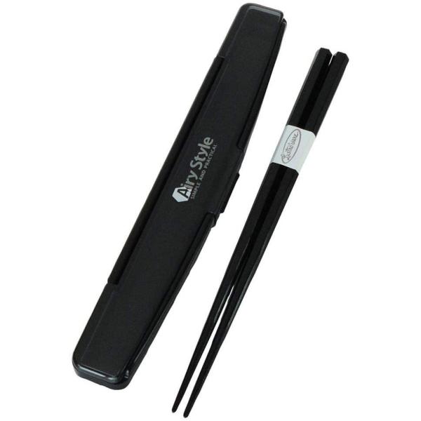 【商品名】 箸箱セット ブラック 19.5cm Airy Style H-581 BC 岩崎工業【商品説明】 サイズ:32×203×15mm本体重量:56.8g材質:本体・ボタン/ABS樹脂、フタ・箸/AS樹脂原産国:ベトナムお箸とケースの...