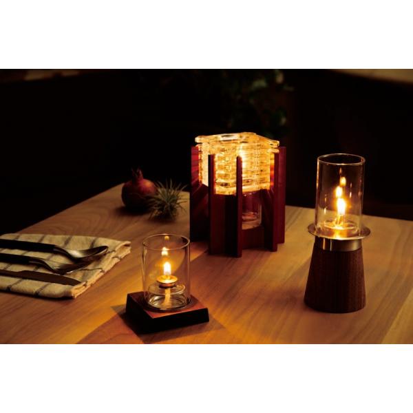 【品名】 オイルランプ・ウッディ黒色【製品詳細】★クラシックデザインのランプ(1体・写真中央・カラーは写真２）★新品・未使用★102×102×H137mm　燃焼時間16時間：レインボーオイル専用※別売りのレインボーオイルをお買い求め下さい（...