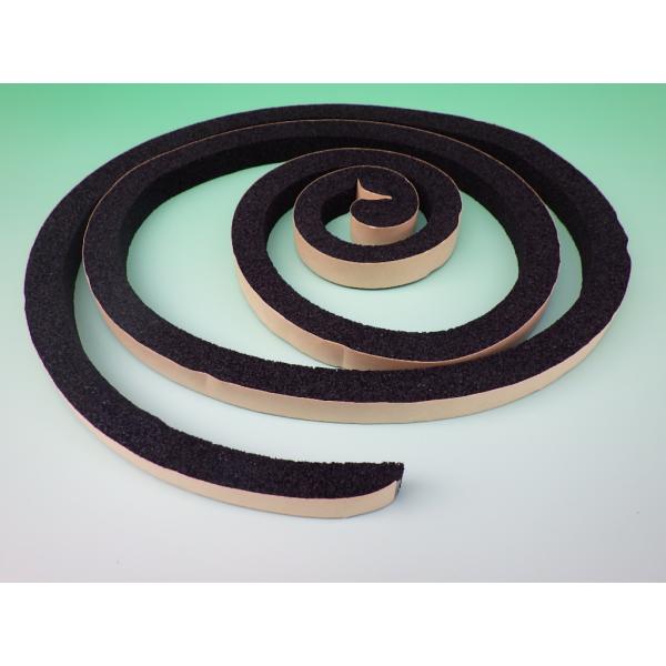 １５ｍｍ角のスポンジです。両面テープが一方に貼られています。※本商品はただのスポンジなので、防水性能を保証するものではありません。