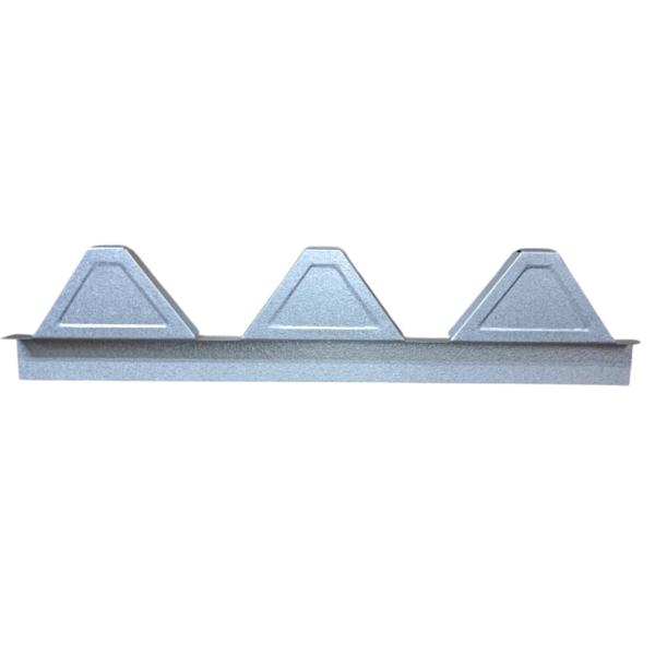 折板８８用の見切軒先面戸です。※穴は開いていません。色は、ガルバ生地です。働き幅：６００mm（２００mmピッチＸ３山）垂れ部：約５０ｍｍ